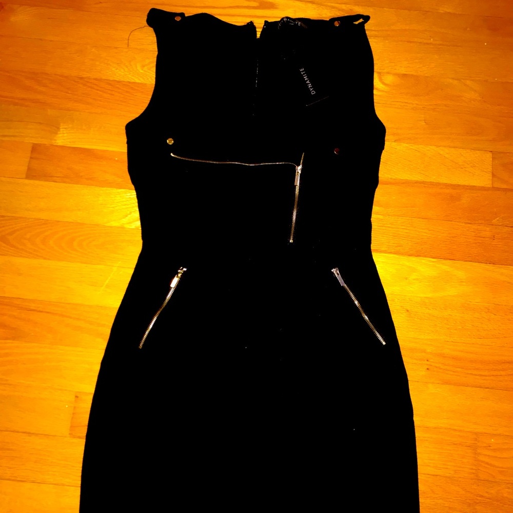 Dynamite black dress with zipper details